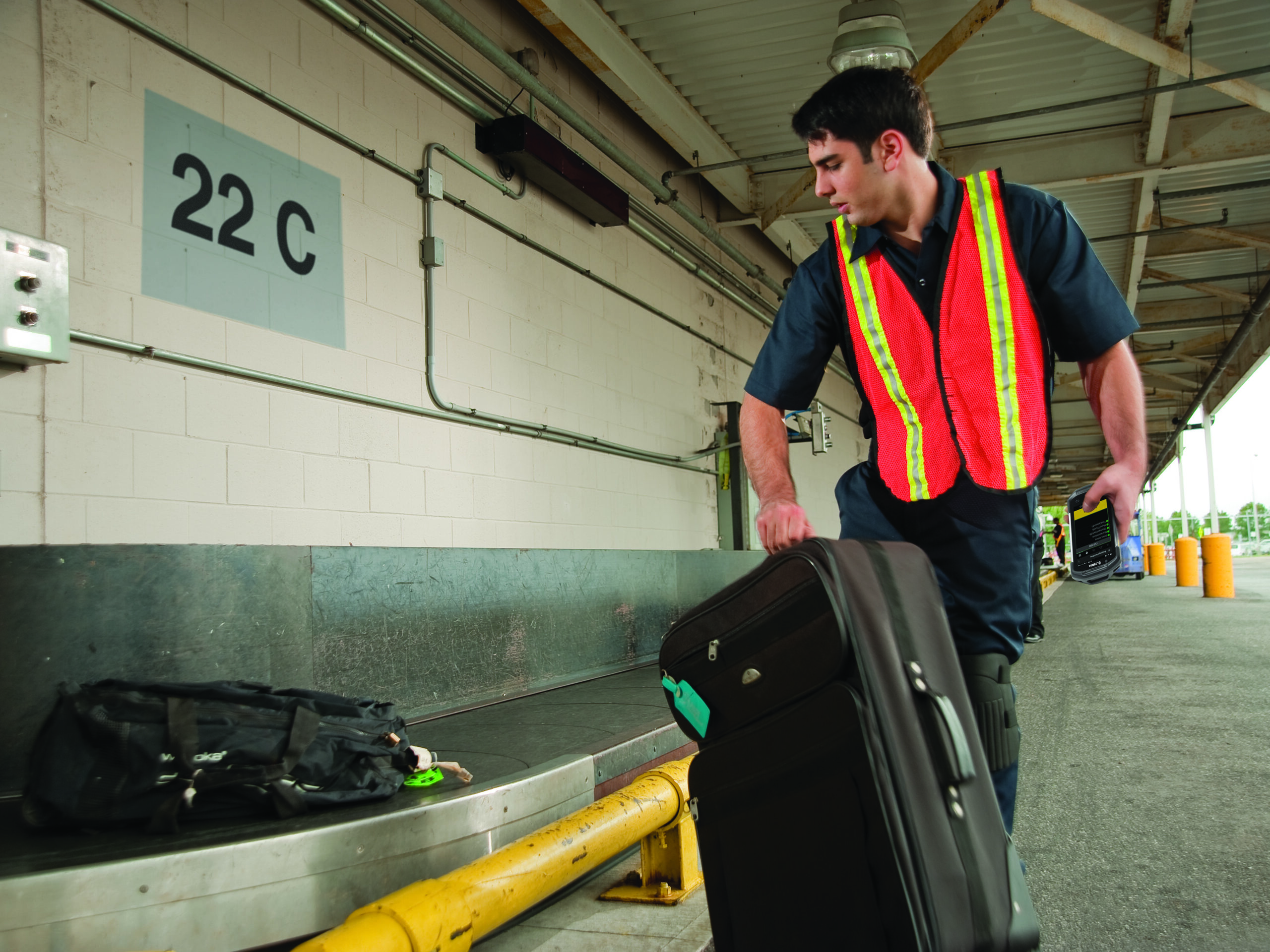 How Airlines and Airports Can Use Tech to Improve the Passenger Experience Amidst Regulatory Pressures