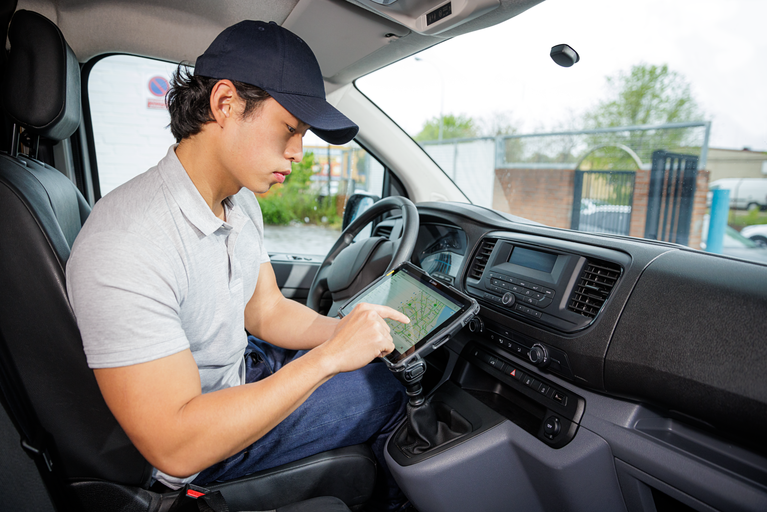 Real-Time Visibility and Workforce Connectivity Transform Logistics Operations
